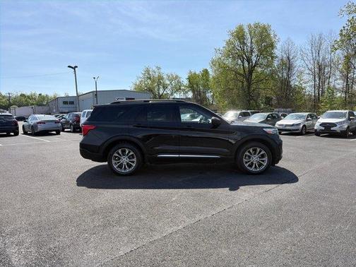 Black Metallic 2021 Ford Explorer XLT