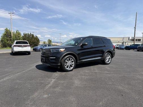 Black Metallic 2021 Ford Explorer XLT