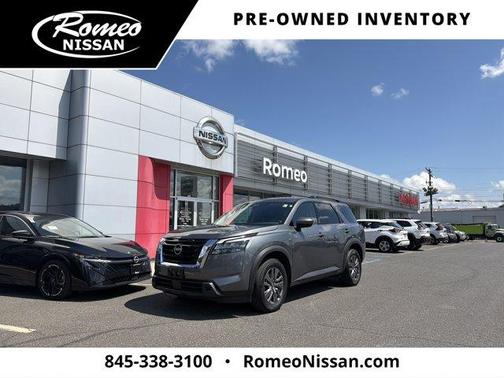 Gun Metallic 2024 Nissan Pathfinder SV