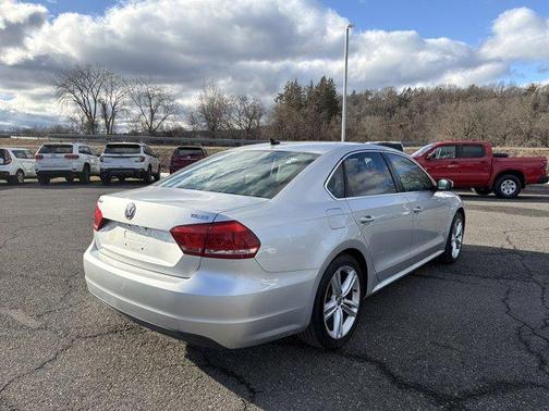 2014 Volkswagen Passat 1.8T SE
