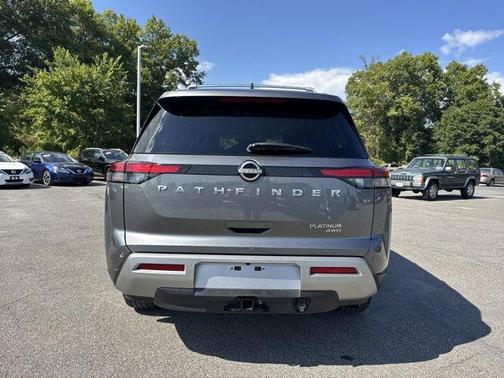 2025 Nissan Pathfinder Platinum