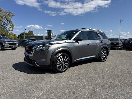 2025 Nissan Pathfinder Platinum