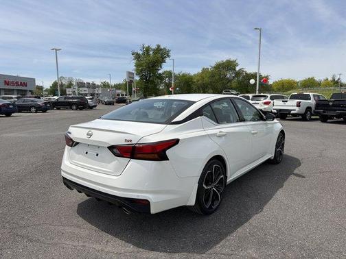 White 2024 Nissan Altima 2.5 SR