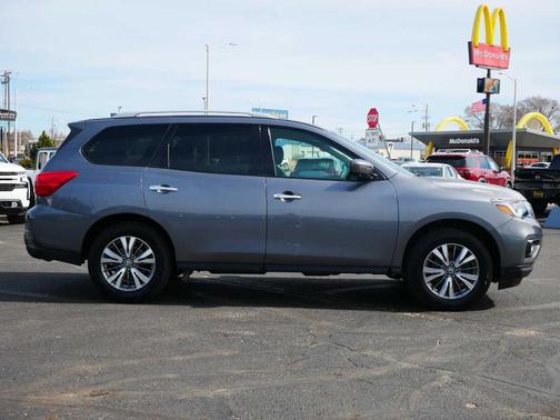 2020 Nissan Pathfinder SL