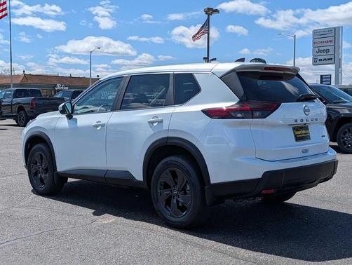 Everest White P 2026 Nissan Rogue SV