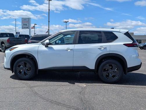 Everest White P 2026 Nissan Rogue SV