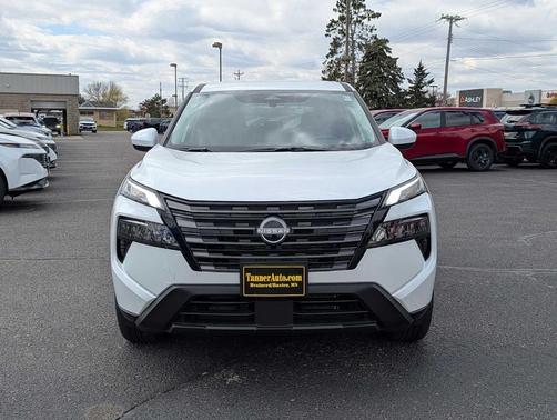 Everest White P 2026 Nissan Rogue SV