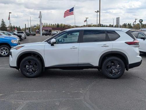 Everest White P 2026 Nissan Rogue SV