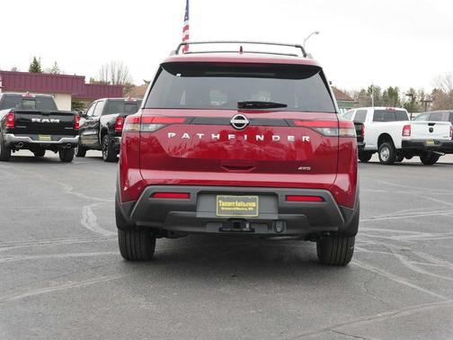 2025 Nissan Pathfinder SV