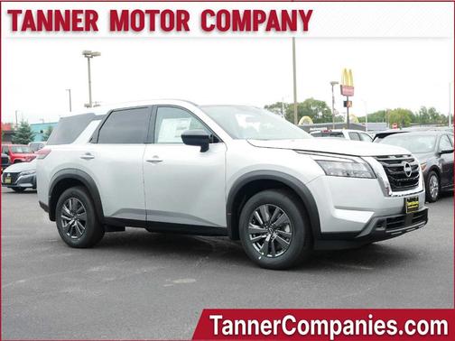 2025 Nissan Pathfinder S