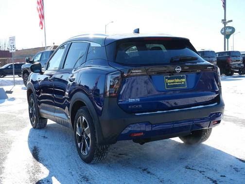 2026 Nissan Kicks SV
