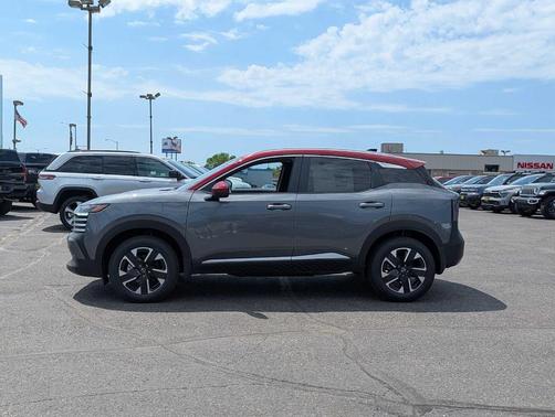 2t Gun Red Roof 2026 Nissan Kicks SV