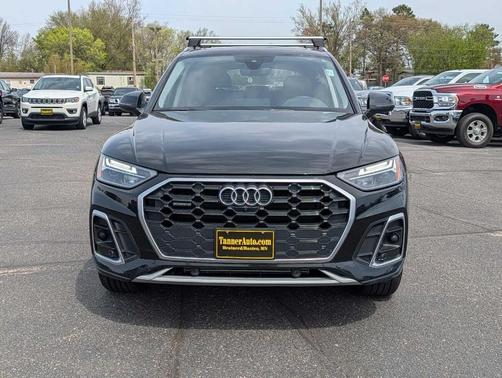 Mythos Black Metallic 2024 Audi Q5 45 S line quattro Premium
