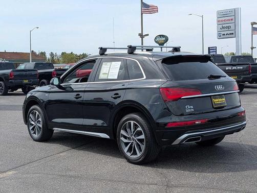 Mythos Black Metallic 2024 Audi Q5 45 S line quattro Premium