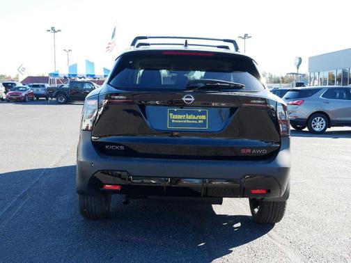 Super Black 2026 Nissan Kicks SR