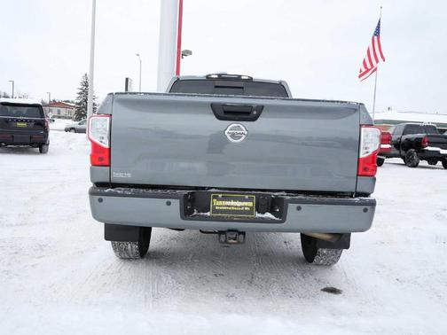 2017 Nissan Titan SV