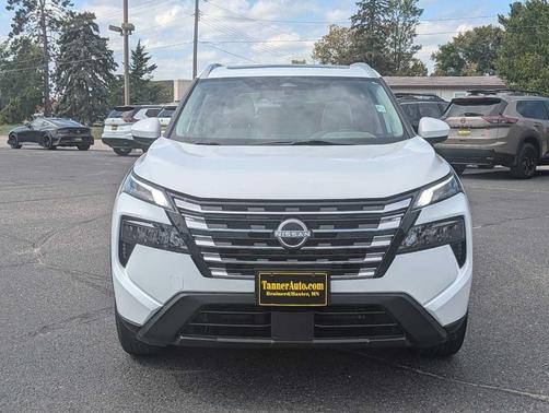 Everest White P 2024 Nissan Rogue SV