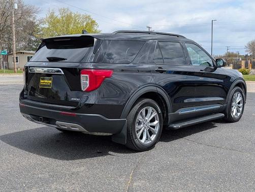 Black 2023 Ford Explorer XLT
