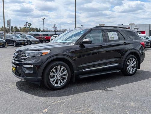 Black 2023 Ford Explorer XLT