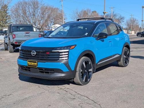 2t Ice Blk Roof 2026 Nissan Kicks SR