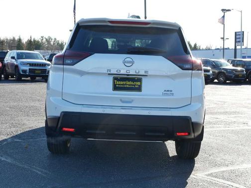 2026 Nissan Rogue SV