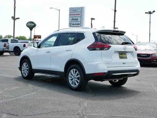 2020 Nissan Rogue SV