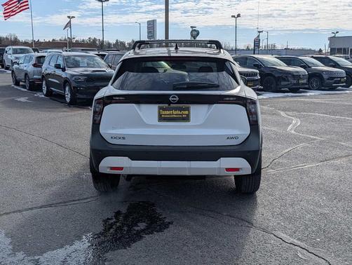 2026 Nissan Kicks SV