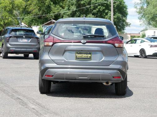 2025 Nissan Kicks Play S