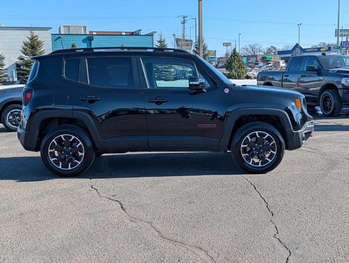 2023 Jeep Renegade Trailhawk