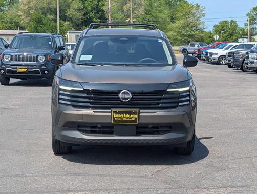 Canyon Bronze M 2026 Nissan Kicks SV