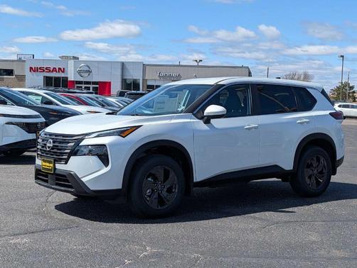 Everest White P 2026 Nissan Rogue SV