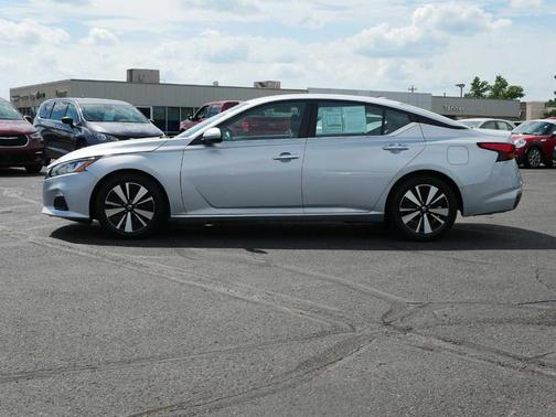 2022 Nissan Altima 2.5 SV