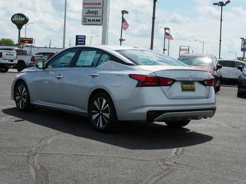 2022 Nissan Altima 2.5 SV