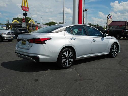 2022 Nissan Altima 2.5 SV