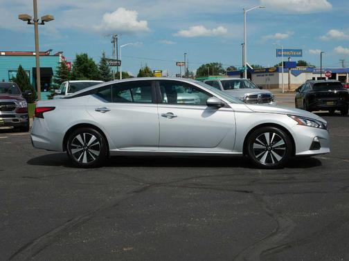2022 Nissan Altima 2.5 SV