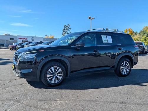Black 2023 Nissan Pathfinder SL