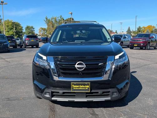 Black 2023 Nissan Pathfinder SL