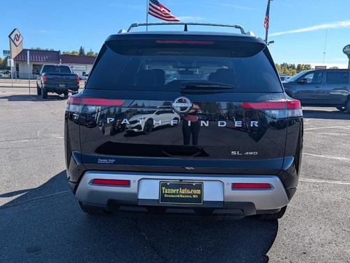 Black 2023 Nissan Pathfinder SL
