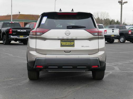 2025 Nissan Rogue SL