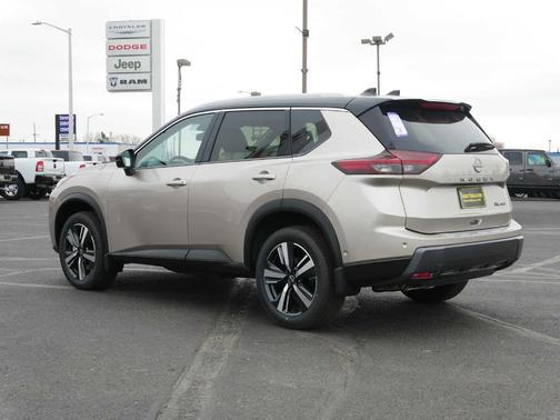 2025 Nissan Rogue SL