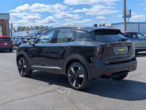 Super Black 2026 Nissan Kicks SR