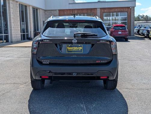 Super Black 2026 Nissan Kicks SR