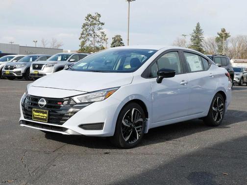 2025 Nissan Versa 1.6 SR