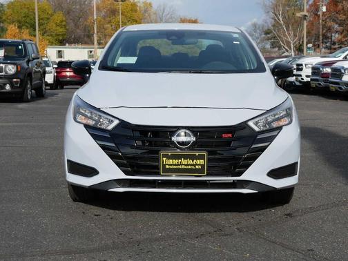 2025 Nissan Versa 1.6 SR