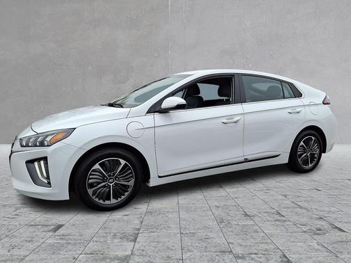 2022 Hyundai IONIQ Plug-In Hybrid SEL