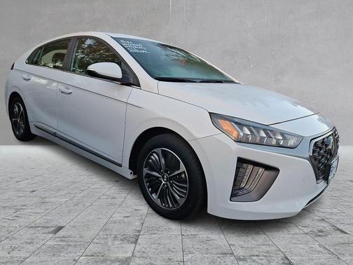 2022 Hyundai IONIQ Plug-In Hybrid SEL