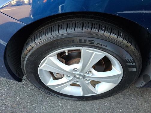 2013 Hyundai ELANTRA GS