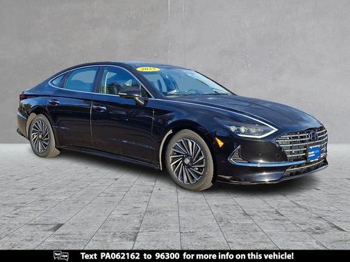2023 Hyundai SONATA Hybrid Limited