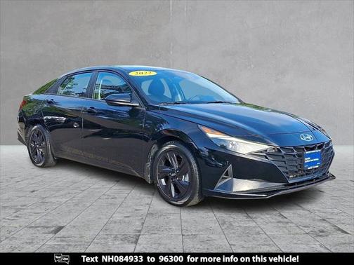 2022 Hyundai ELANTRA SEL