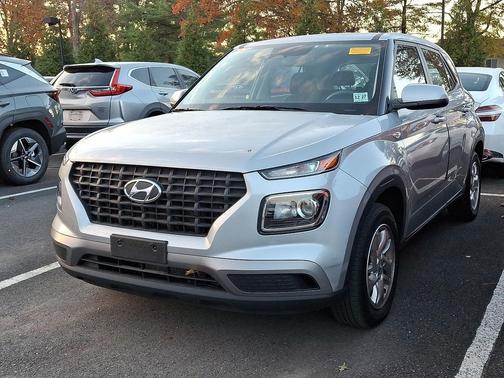 2023 Hyundai VENUE SE